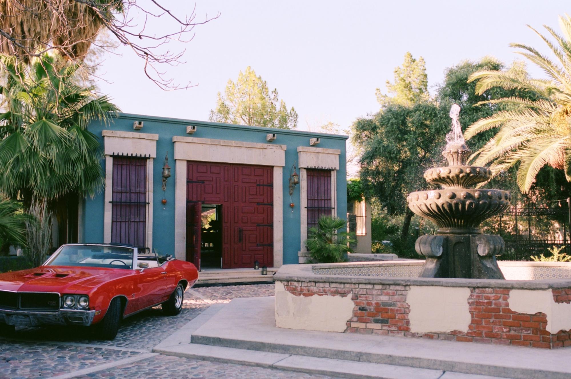 Las Vegas wedding reception at Thriller Villa mansion